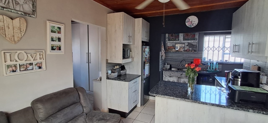 To Let 1 Bedroom Property for Rent in Abbotsford Eastern Cape
